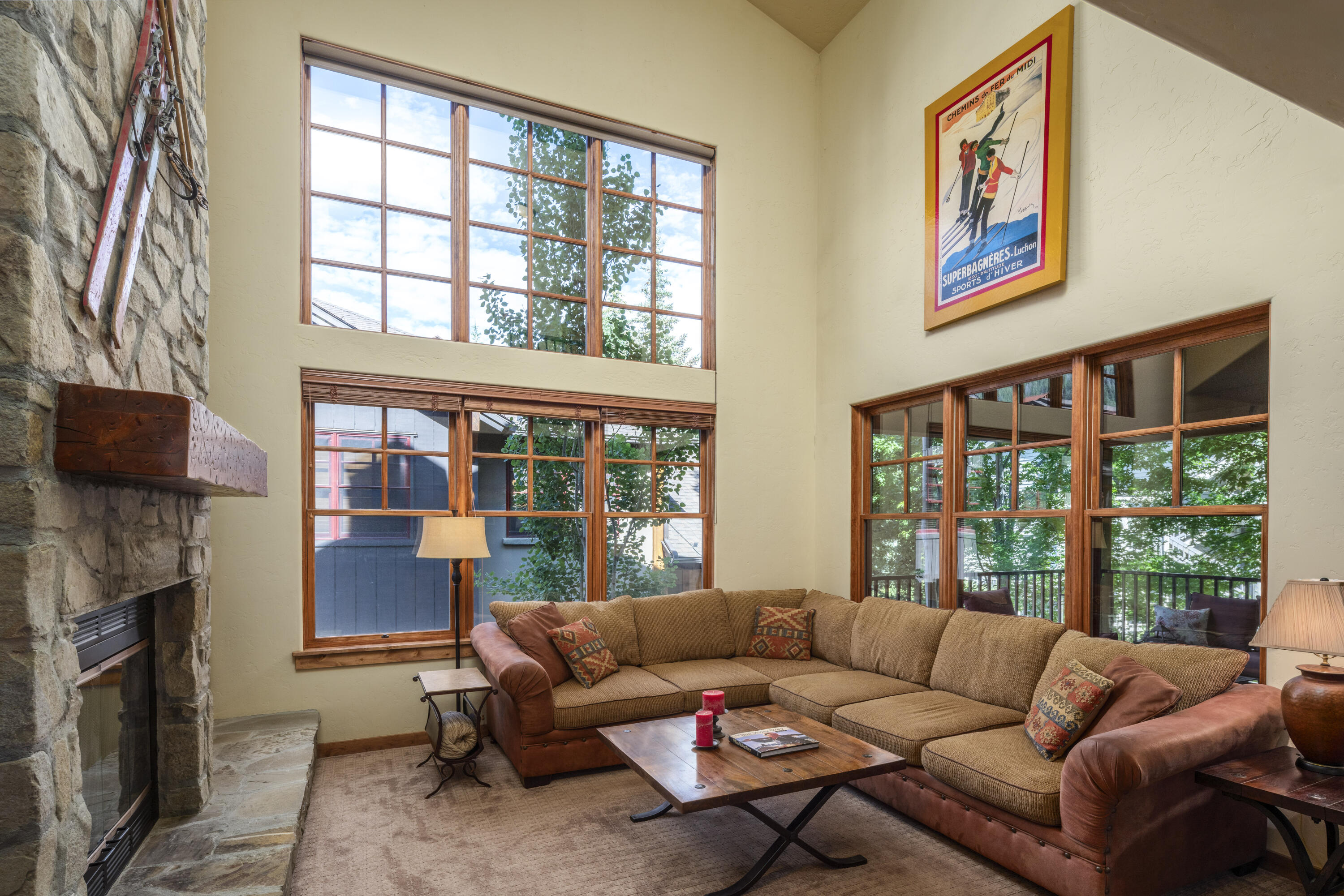101 Emerald Street, Unit J Ketchum, ID 83340 - Photo 2 of 38 Living Room