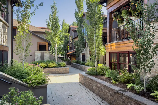 $2,249,000 | 101 Emerald Street, Unit J, Ketchum, ID 83340