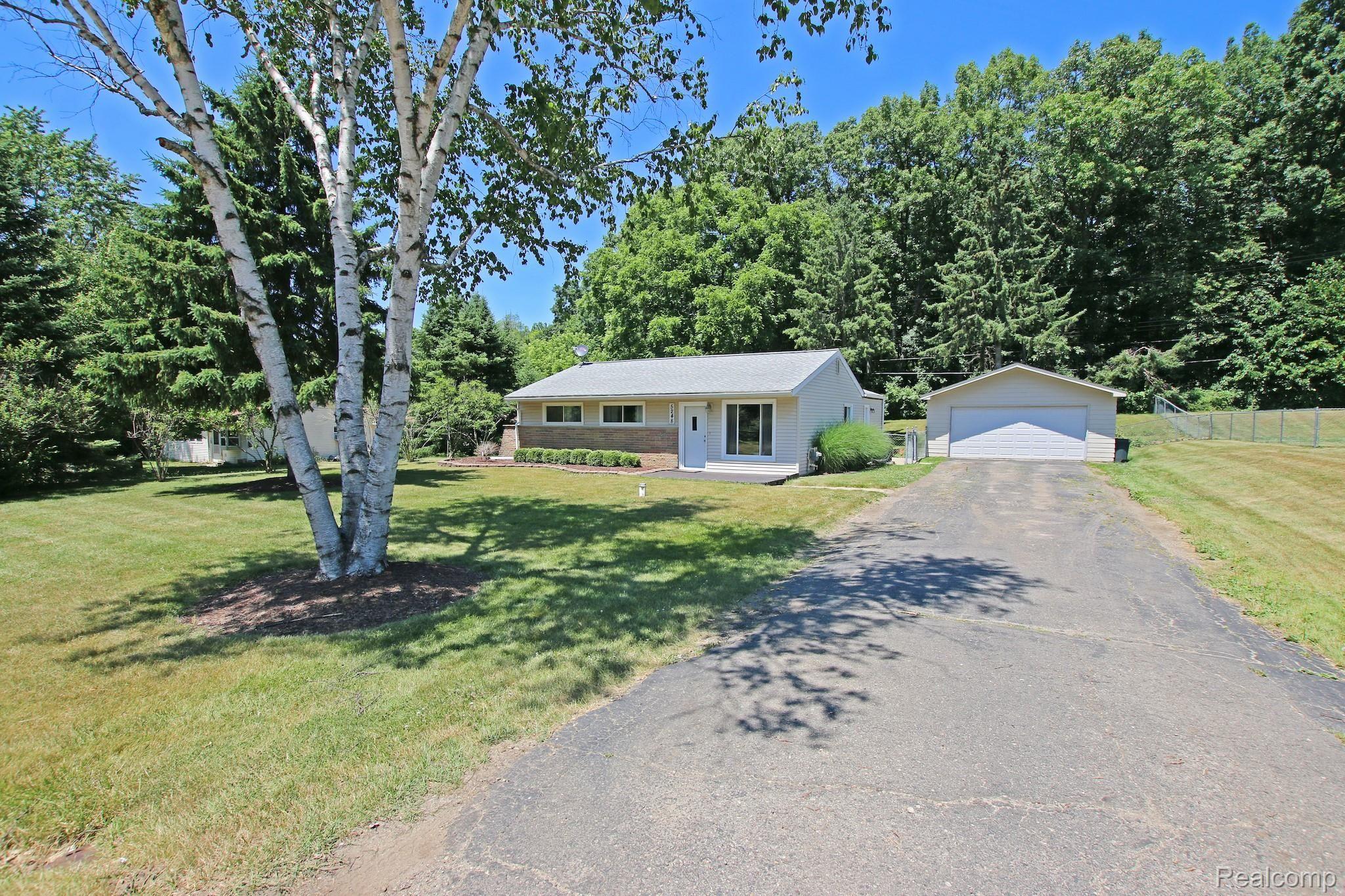 5248 Marconi Street Clarkston, MI 48348 - Photo 3 of 43 33) Front.jpg