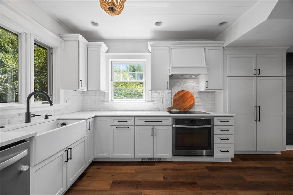 853 West Ingomar Road Pittsburgh, PA 15237 - Photo 4 of 50 Oh my, this is the kitchen you have been dreaming of! Gorgeous quartz countertops shine next to the white soft close cabinetry and highlighted by the timeless white brick backsplash.