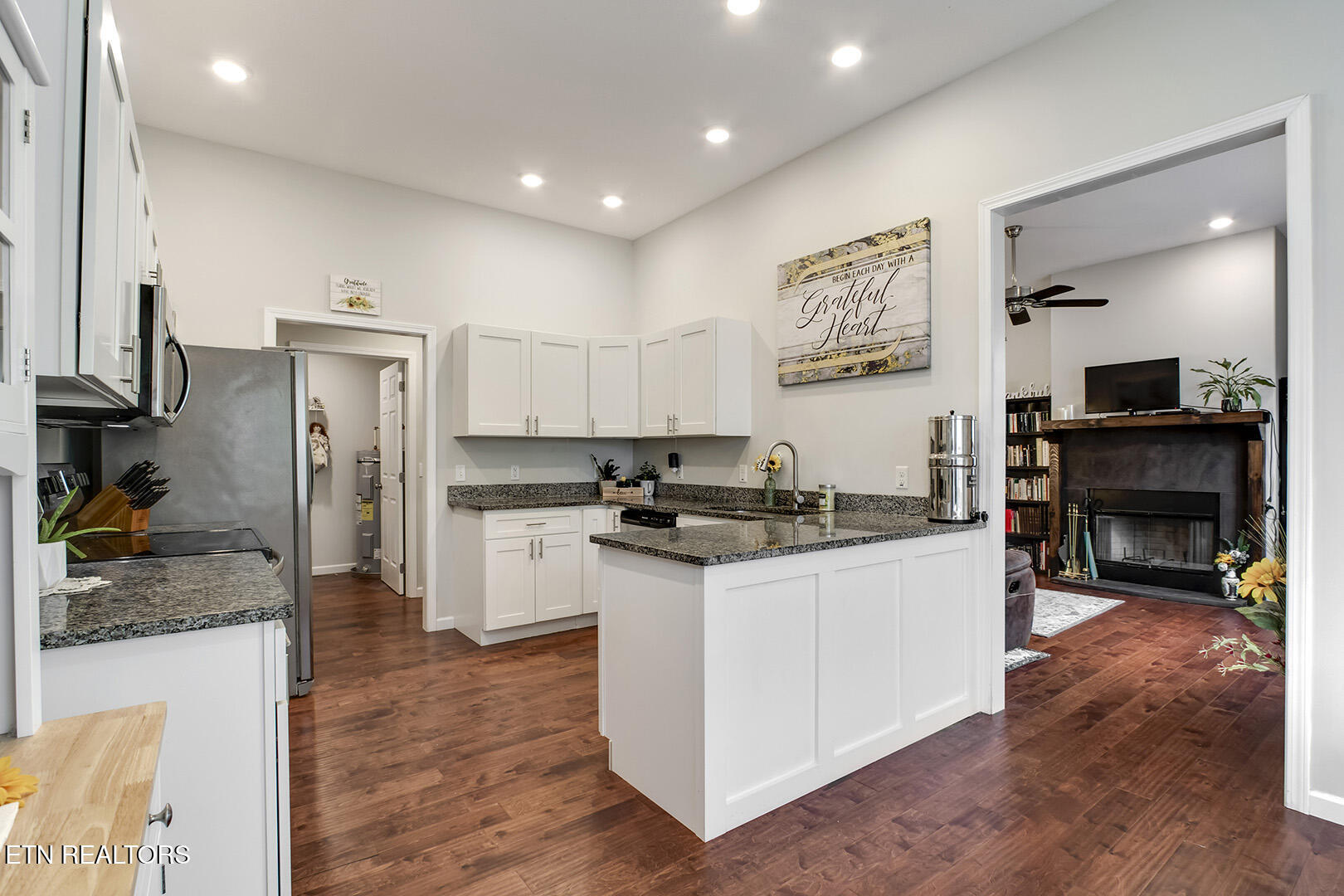 664 Green Ridge Trail Harriman, TN 37748 - Photo 19 of 50 19_GreenRidgeTrail_664_Kitchen02