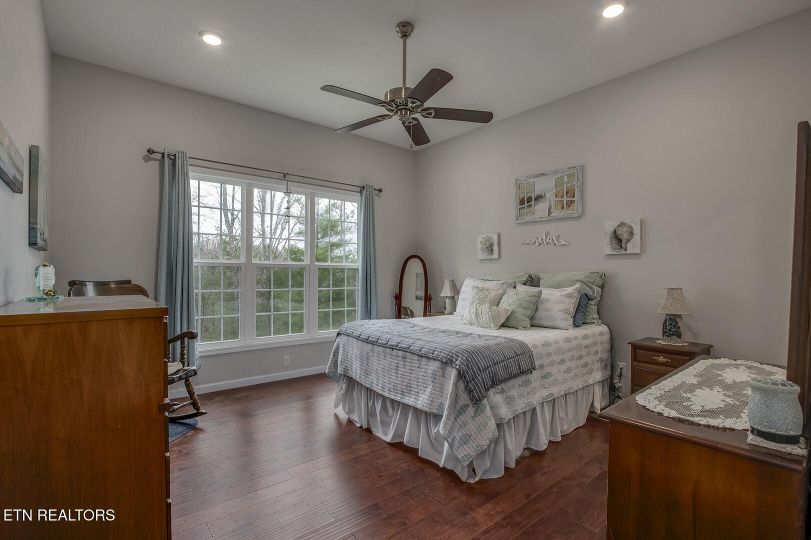 664 Green Ridge Trail Harriman, TN 37748 - Photo 26 of 50 26_GreenRidgeTrail_664_MasterBedroom01