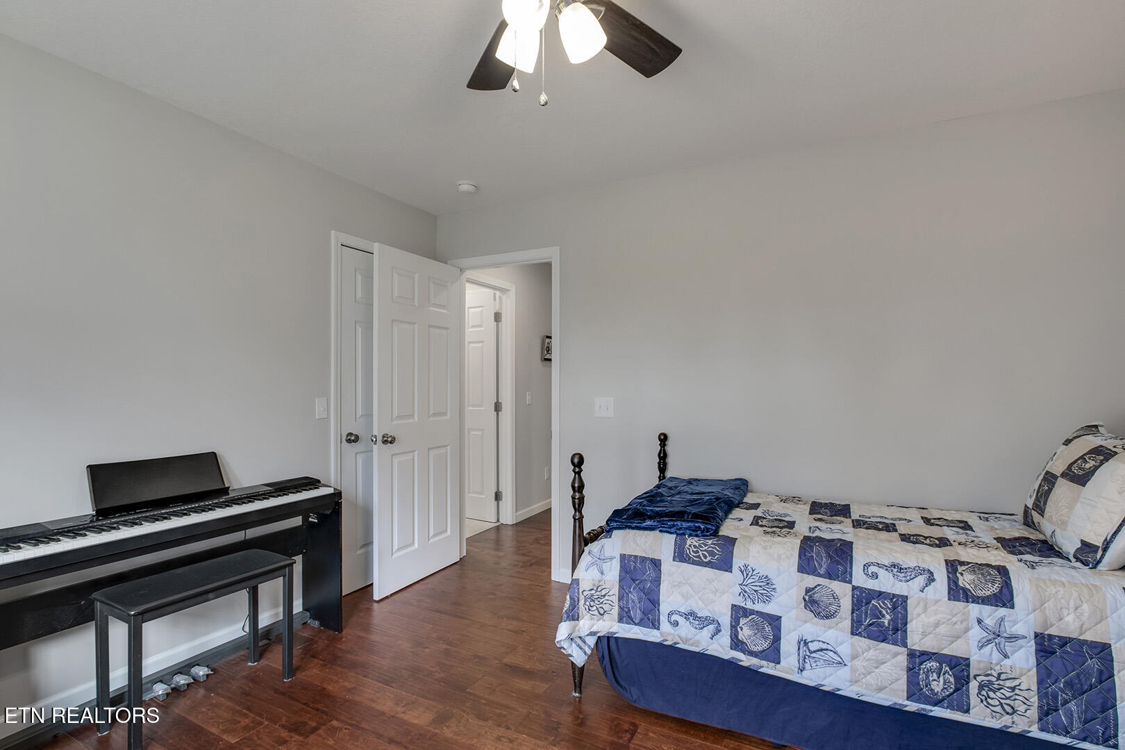 664 Green Ridge Trail Harriman, TN 37748 - Photo 33 of 50 33_GreenRidgeTrail_664_Bedroom2_02