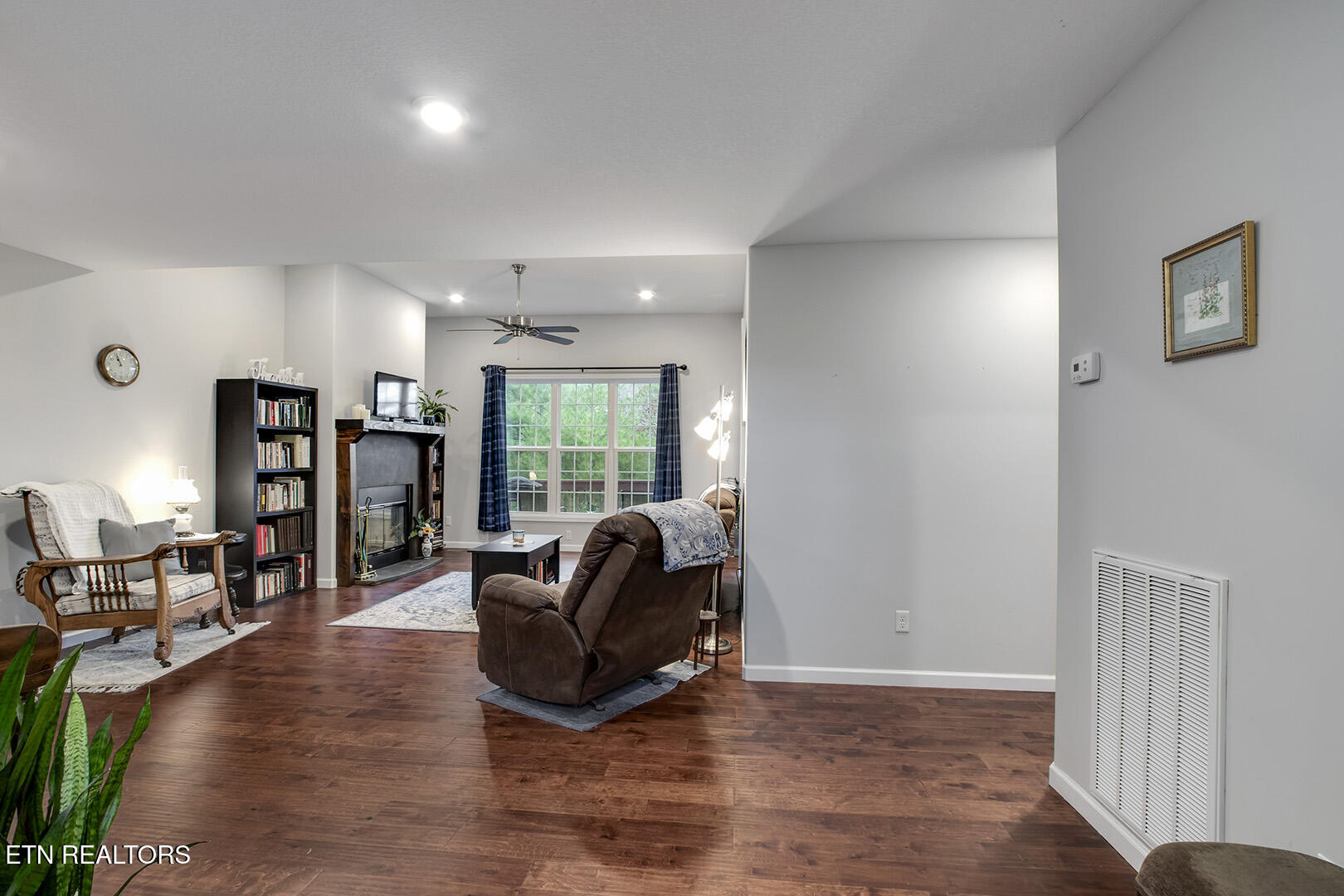 664 Green Ridge Trail Harriman, TN 37748 - Photo 7 of 50 07_GreenRidgeTrail_664_EntryView