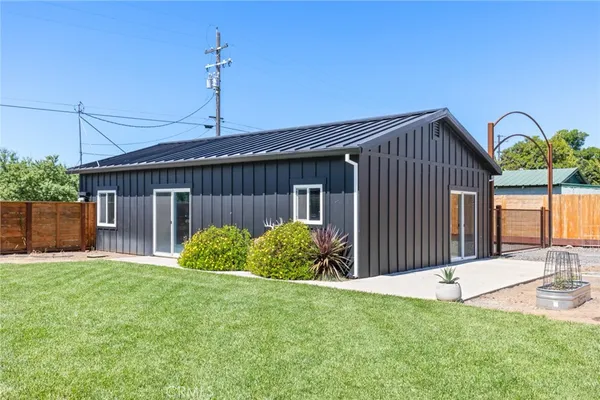 $949,000 | 9156 Holland Avenue, Durham, CA 95938