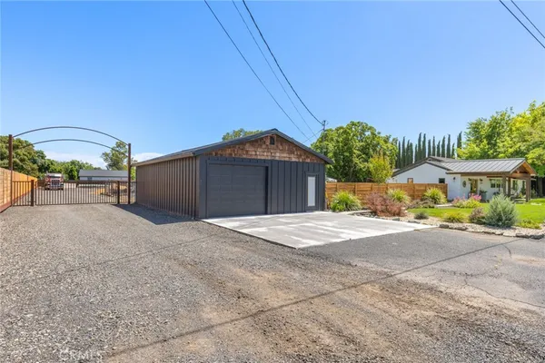 $949,000 | 9156 Holland Avenue, Durham, CA 95938