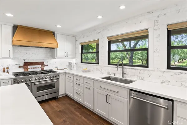 $949,000 | 9156 Holland Avenue, Durham, CA 95938
