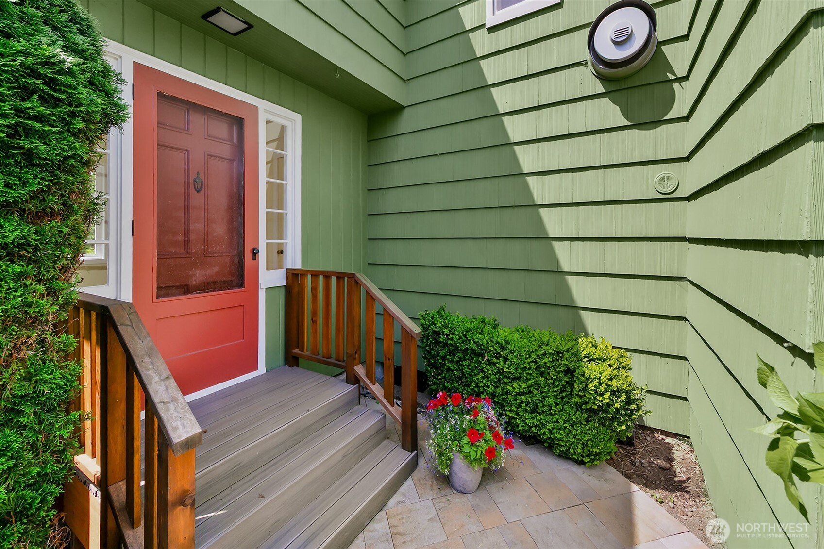 415 9th Street Snohomish, WA 98290 - Photo 2 of 37