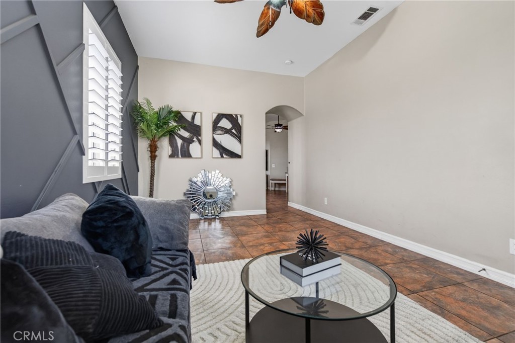6487 Diamond Riverside, CA 92509 - Photo 5 of 29 Gallery Image 5
