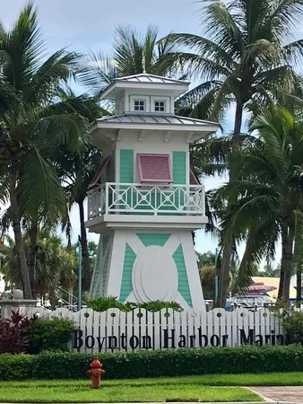 $3,200 | 110 Villa Circle, Unit 110, Boynton Beach, FL 33435
