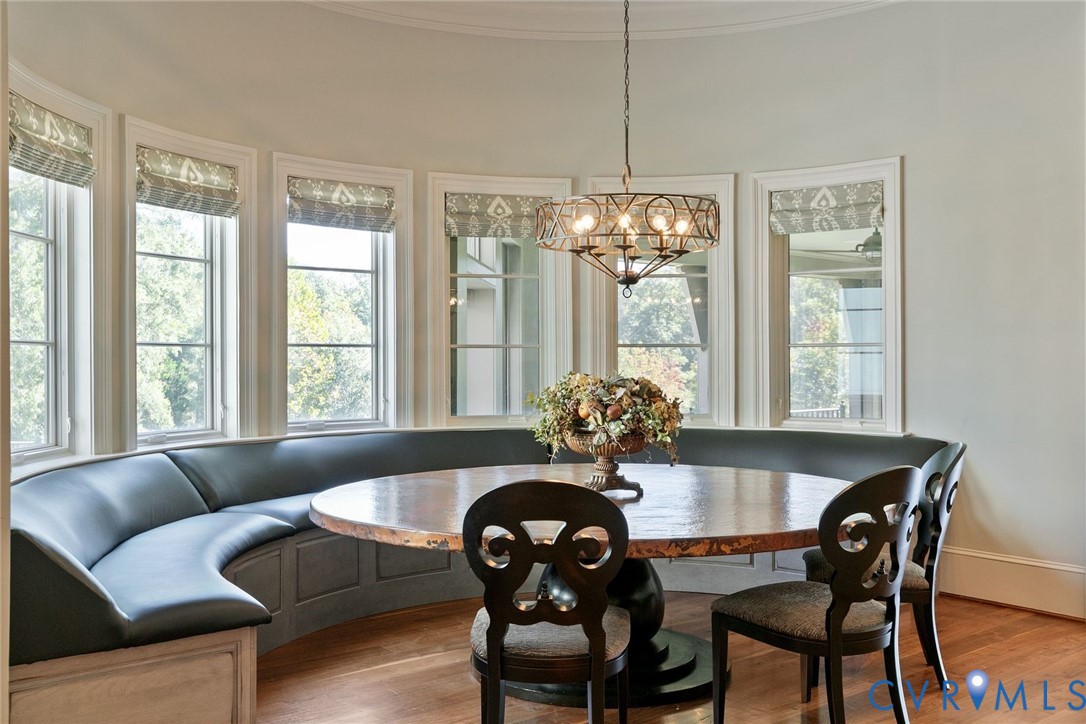 785 Oak Spring Lane Manakin-Sabot, VA 23103 - Photo 21 of 96 Elegant curved built-in banquette seating