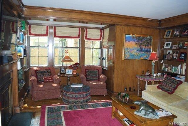 110 Stephens Road Grosse Pointe, MI 48236 - Photo 7 of 14 Library