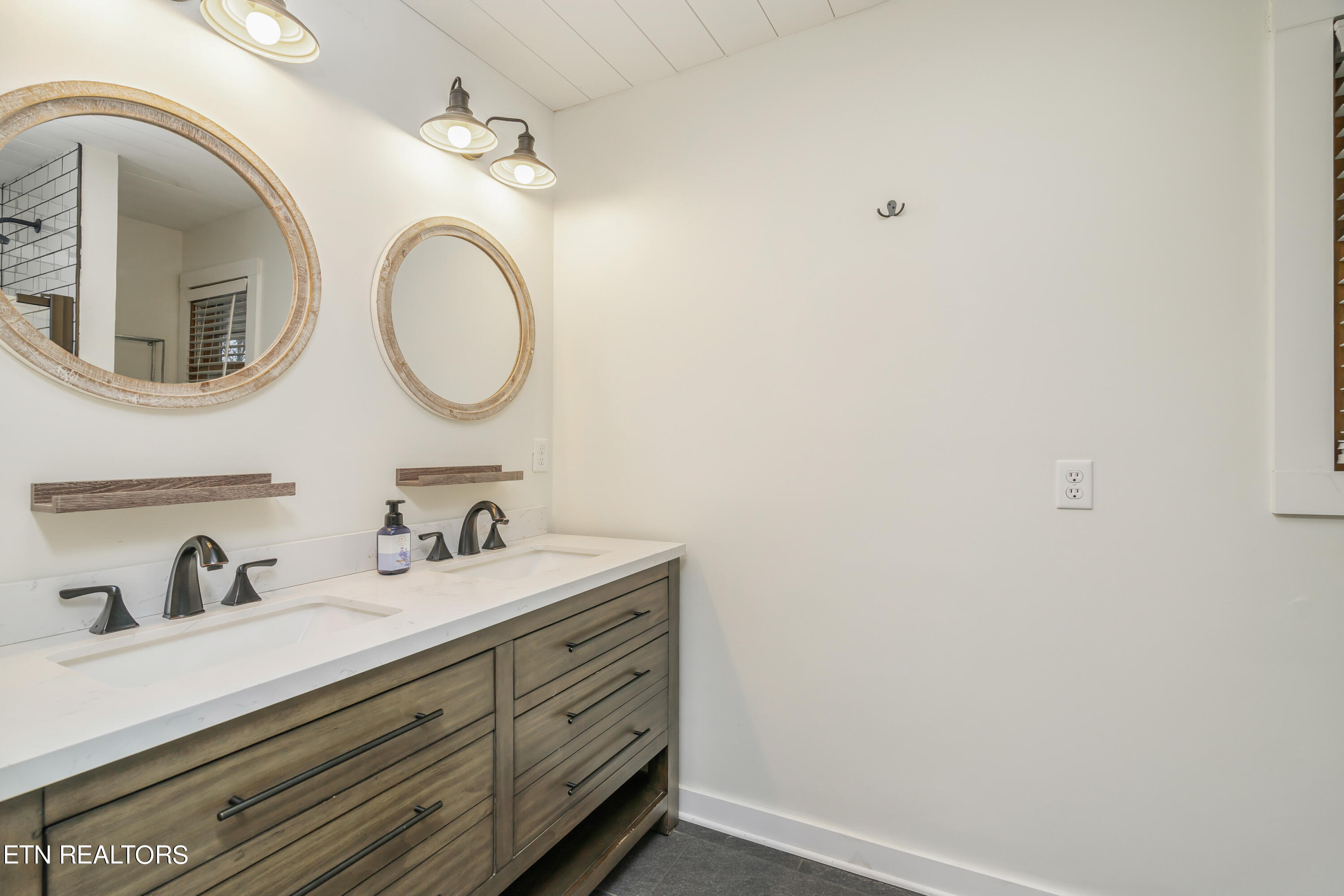 7718 Collier Road Powell, TN 37849 - Photo 25 of 53 7718 Collier Road-21