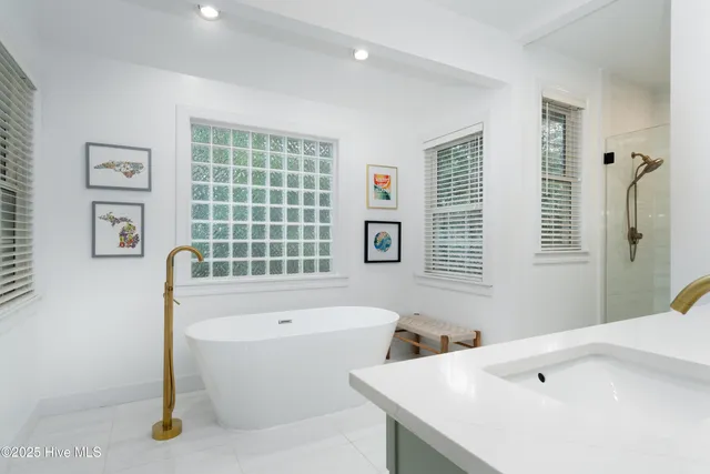 $1,050,000 | 1408 Halcyon Lane, Wilmington, NC 28411