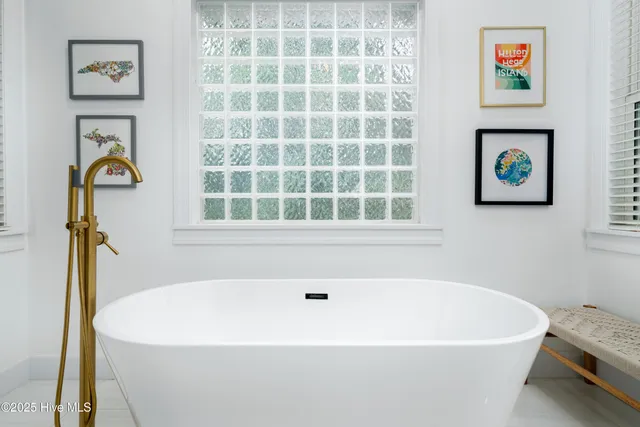 $1,050,000 | 1408 Halcyon Lane, Wilmington, NC 28411