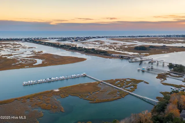 $1,050,000 | 1408 Halcyon Lane, Wilmington, NC 28411