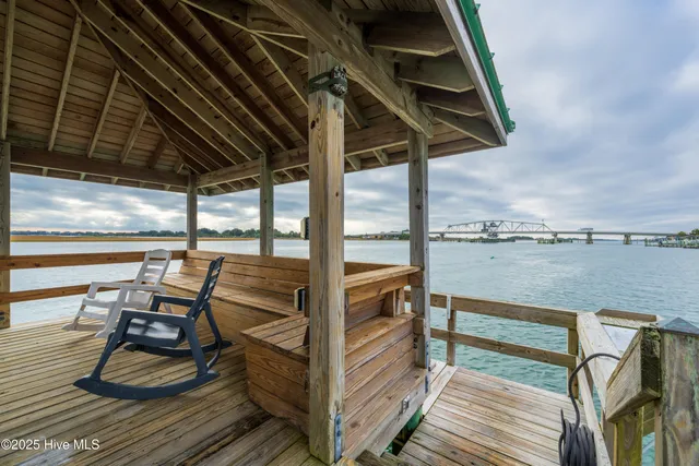 $1,050,000 | 1408 Halcyon Lane, Wilmington, NC 28411