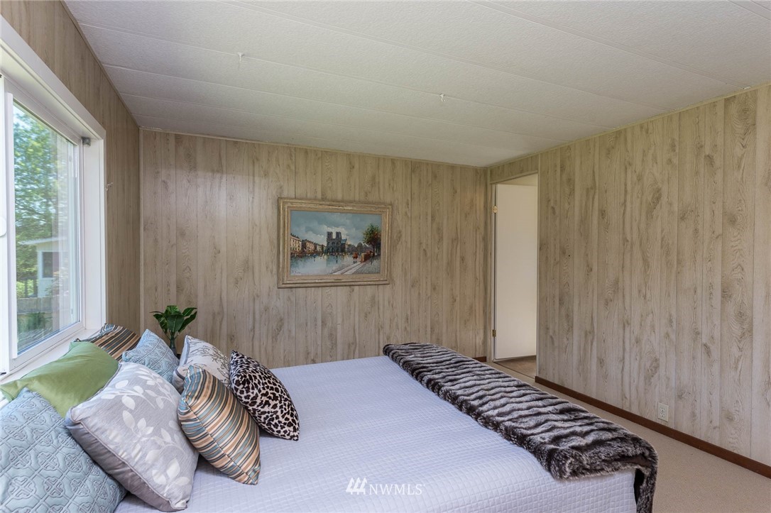 9534 Southwest Gorsuch Road Vashon, WA 98070 - Photo 13 of 22
