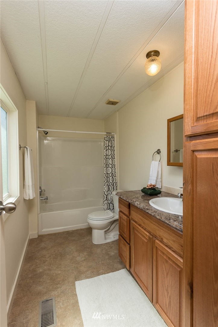 9534 Southwest Gorsuch Road Vashon, WA 98070 - Photo 14 of 22