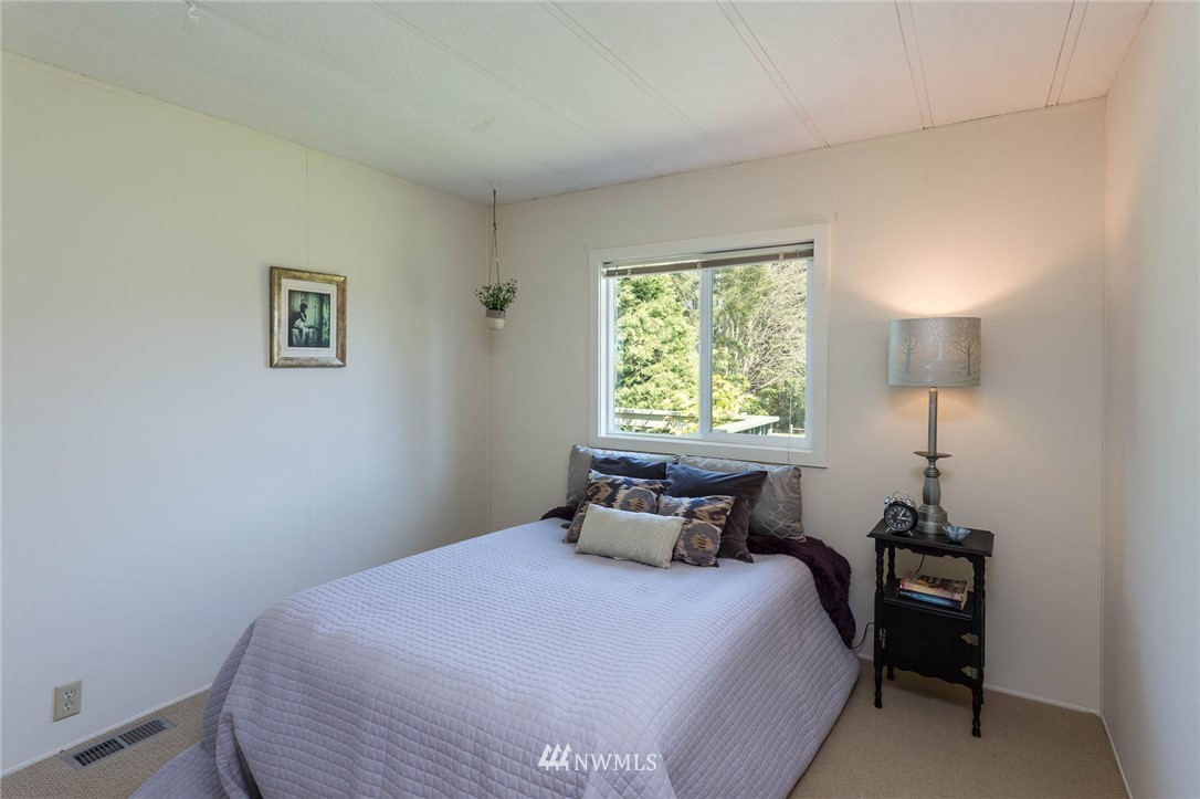 9534 Southwest Gorsuch Road Vashon, WA 98070 - Photo 15 of 22
