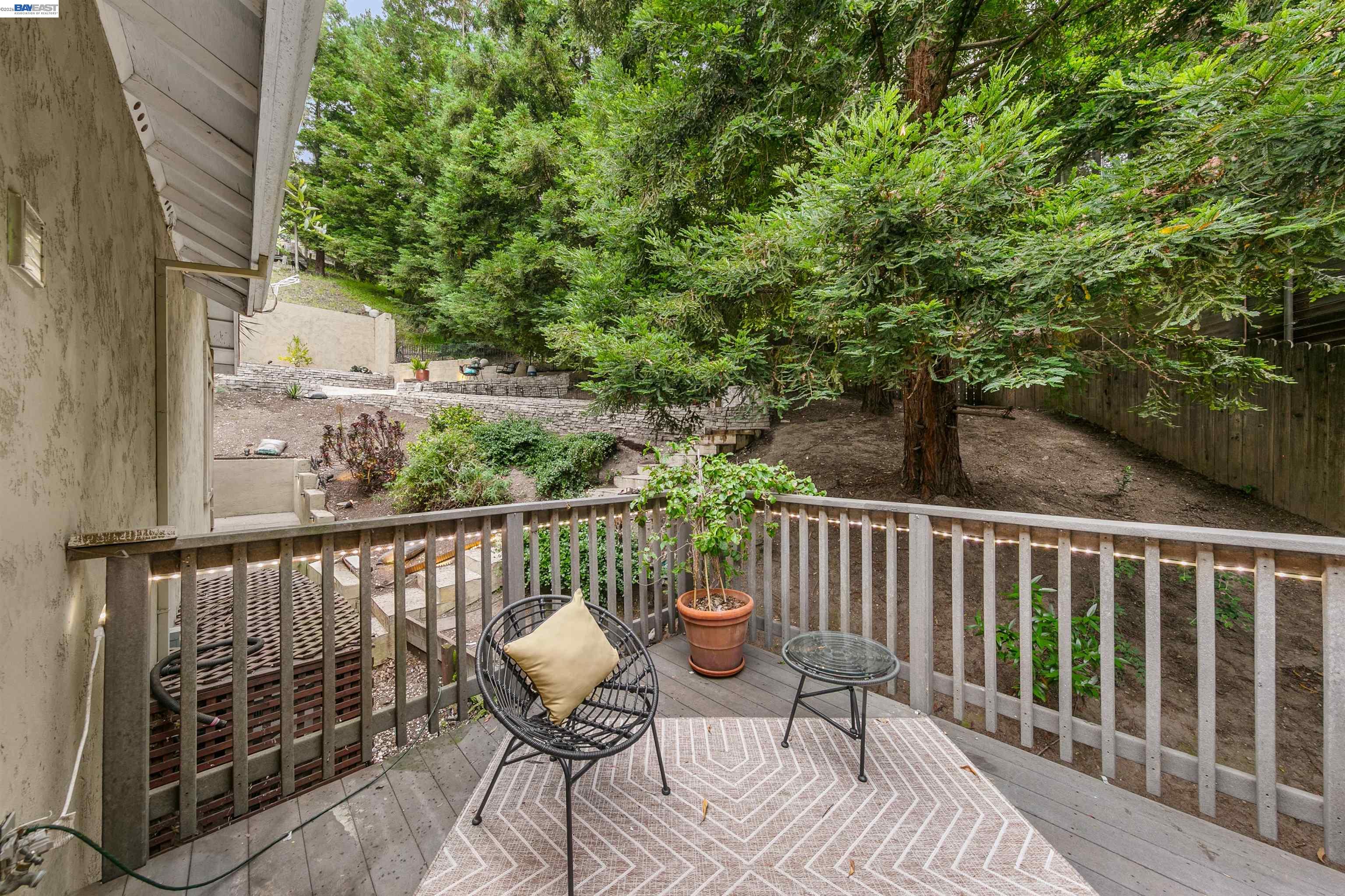 7010 Pinehaven Road Oakland, CA 94611 - Photo 20 of 29
