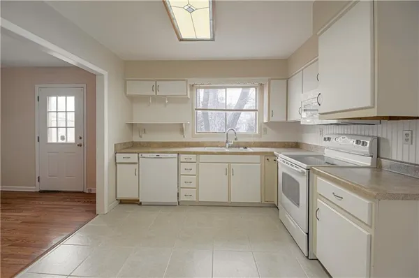 $209,950 | 8413 Kentucky Avenue, Raytown, MO 64138