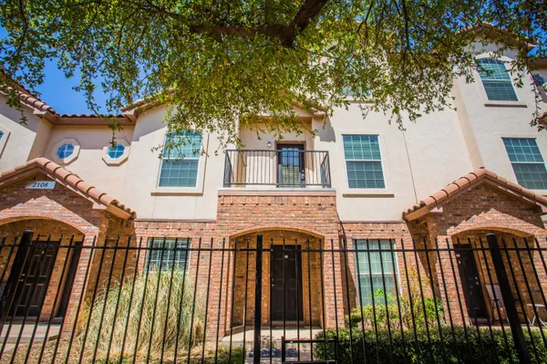 $1,395 | 2108 Main Street, Unit #4, Lubbock, TX 79401