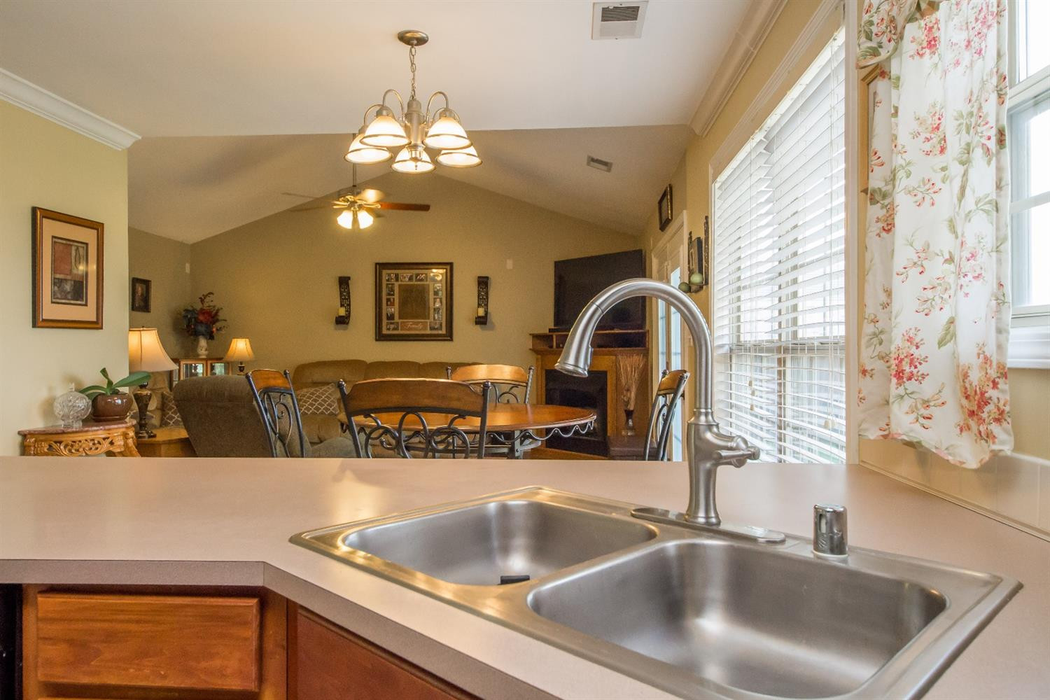 640 Ridge View Drive Nicholasville, KY 40356 - Photo 12 of 38 Photo 12
