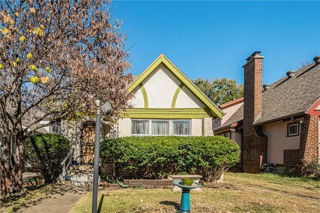 $285,000 | 408 East 70th Terrace, Kansas City, MO 64131