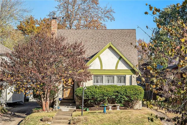$285,000 | 408 East 70th Terrace, Kansas City, MO 64131