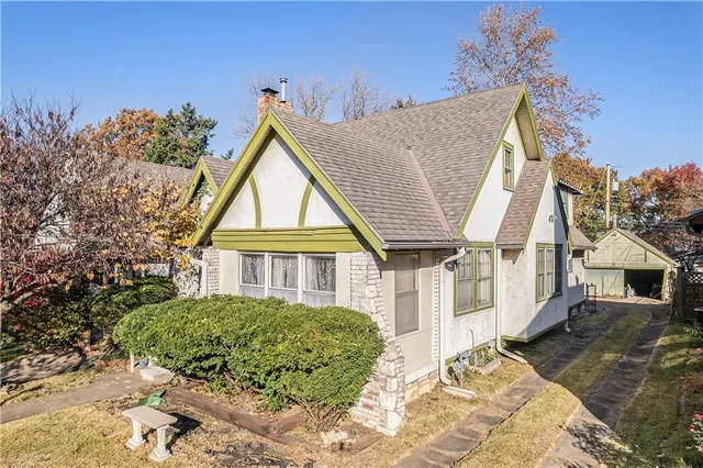 $285,000 | 408 East 70th Terrace, Kansas City, MO 64131