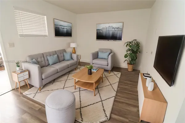 $2,000 | 951 Southwest 7th Street, Unit 2, Miami, FL 33130