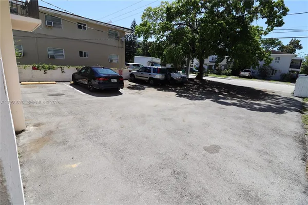 $2,000 | 951 Southwest 7th Street, Unit 2, Miami, FL 33130