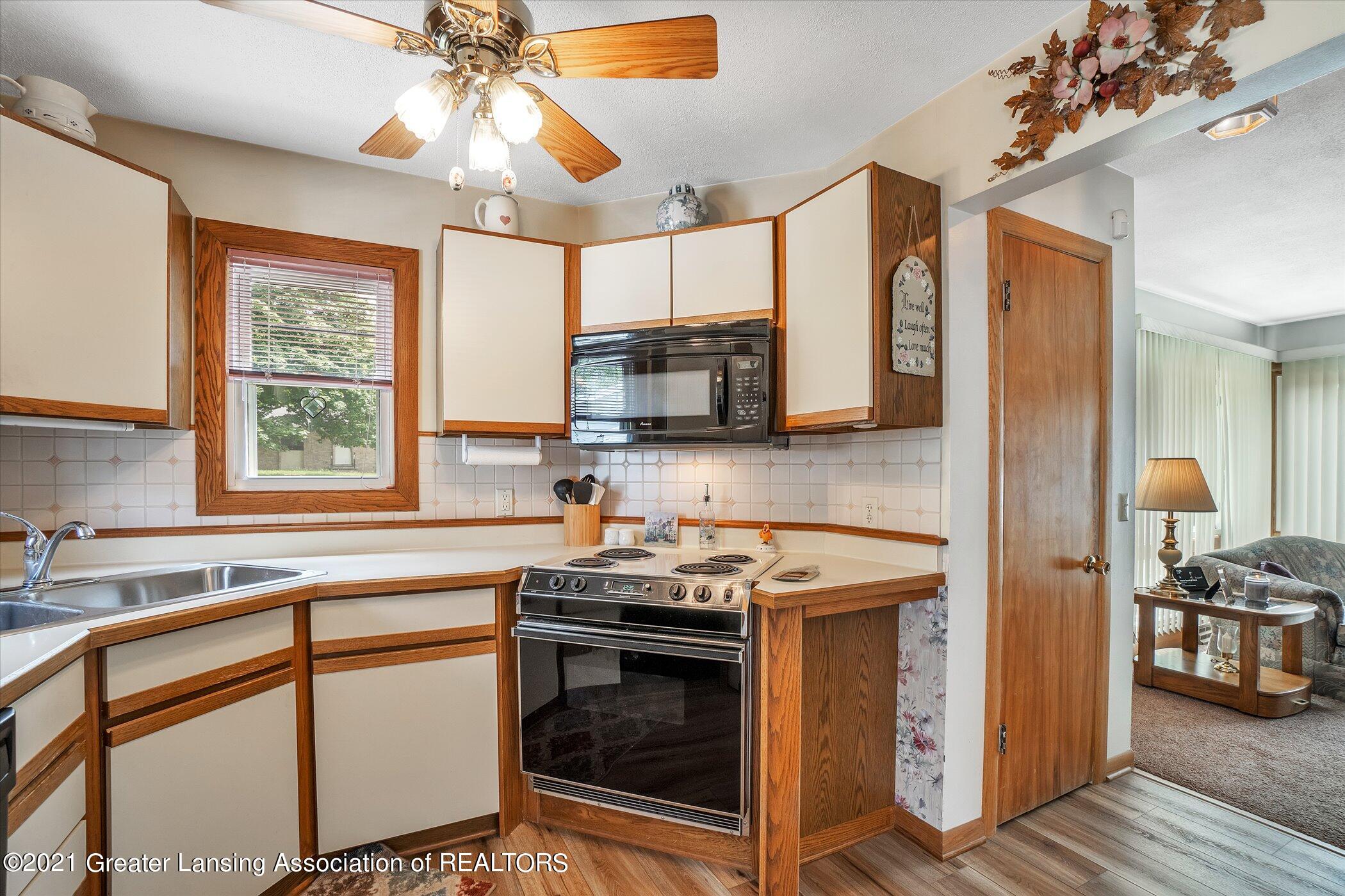 6212 Cooper Road Lansing, MI 48911 - Photo 9 of 51 09-6212-Cooper-Rd-Lansing-MI-48911-Windo