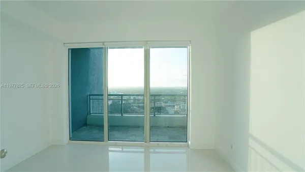 $2,800 | 60 Southwest 13th Street, Unit 2215, Miami, FL 33130