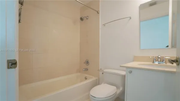 $2,800 | 60 Southwest 13th Street, Unit 2215, Miami, FL 33130