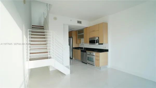 $2,800 | 60 Southwest 13th Street, Unit 2215, Miami, FL 33130