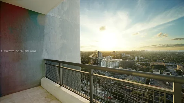 $2,800 | 60 Southwest 13th Street, Unit 2215, Miami, FL 33130