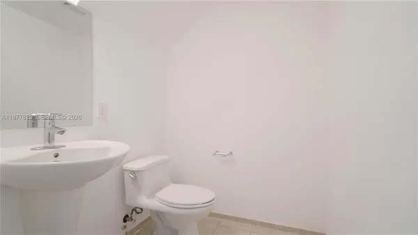 $2,800 | 60 Southwest 13th Street, Unit 2215, Miami, FL 33130