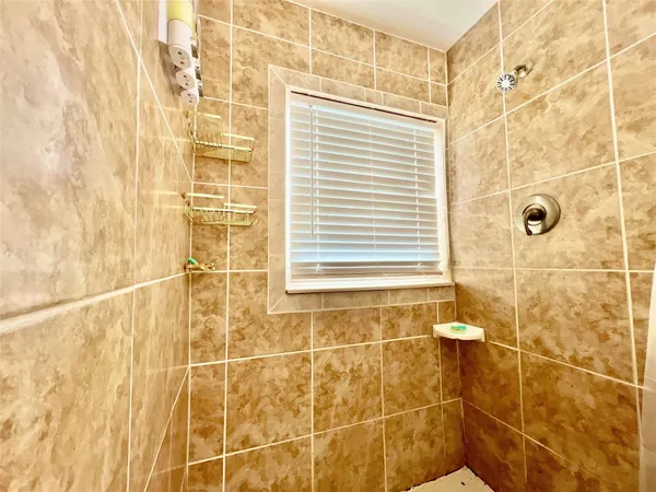$3,900 | 133 Northeast 1st Street, Satellite Beach, FL 32937