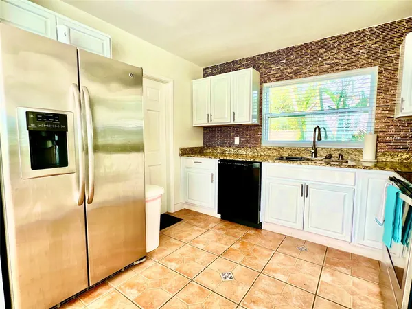 $3,900 | 133 Northeast 1st Street, Satellite Beach, FL 32937