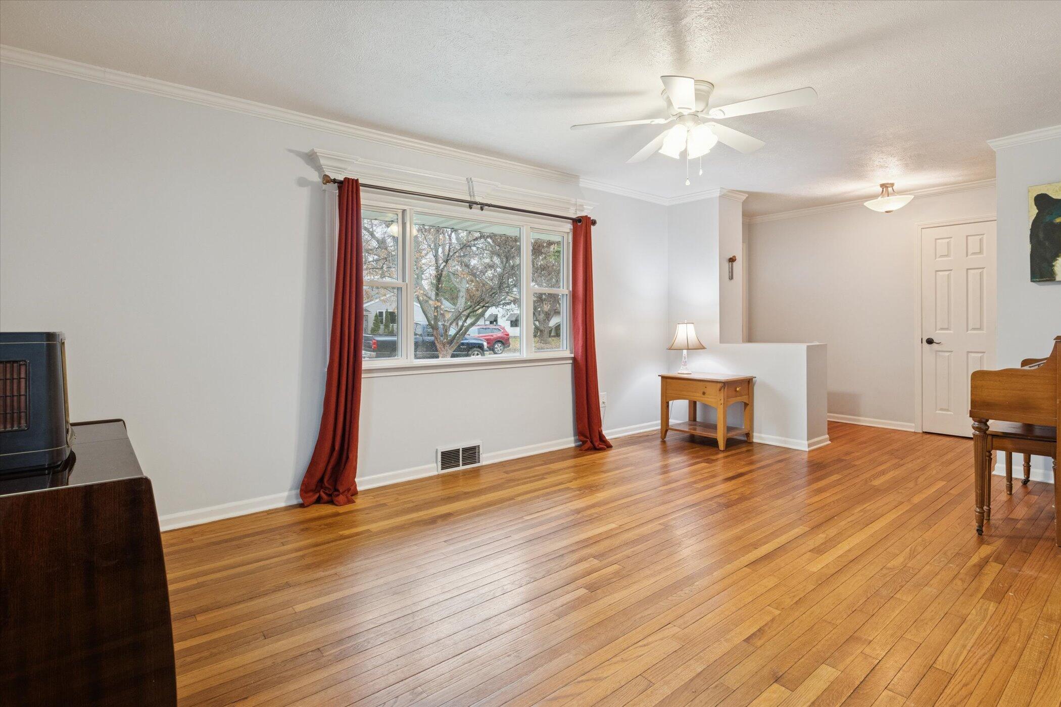 1710 Cedar Street Niles, MI 49120 - Photo 12 of 43 12-1710 Cedar Niles, MI 49120-WindowSti