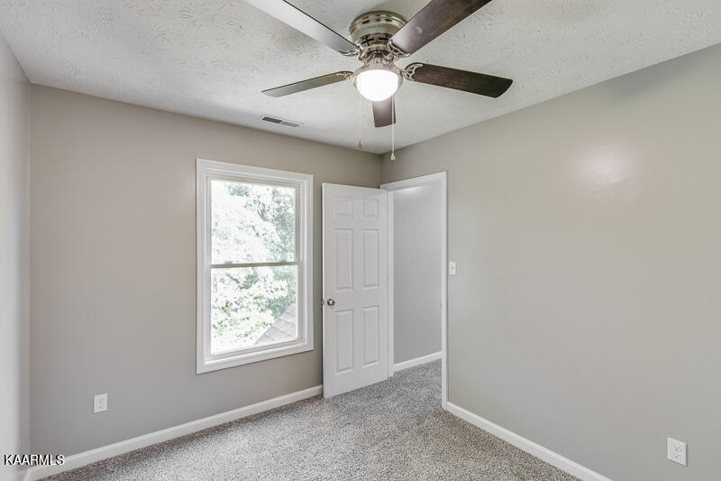 9329 Mascot Road Mascot, TN 37806 - Photo 19 of 21 020--SMALL