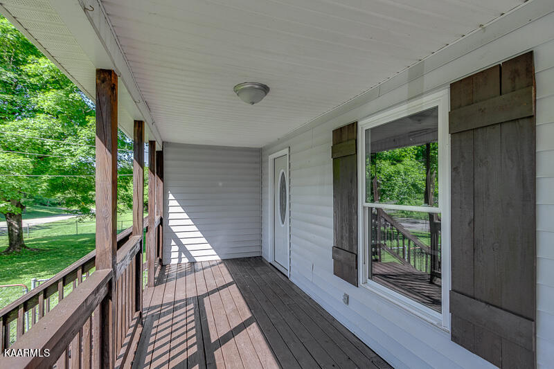 9329 Mascot Road Mascot, TN 37806 - Photo 4 of 21 004--SMALL