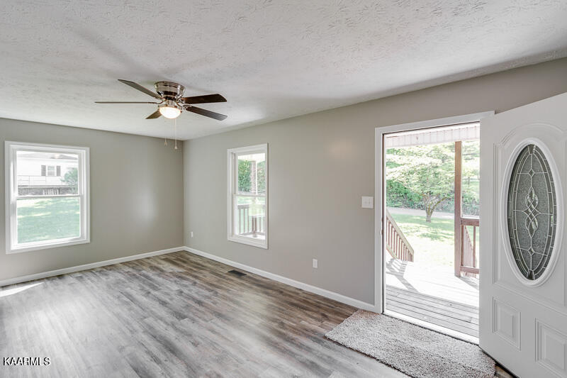 9329 Mascot Road Mascot, TN 37806 - Photo 6 of 21 006--SMALL