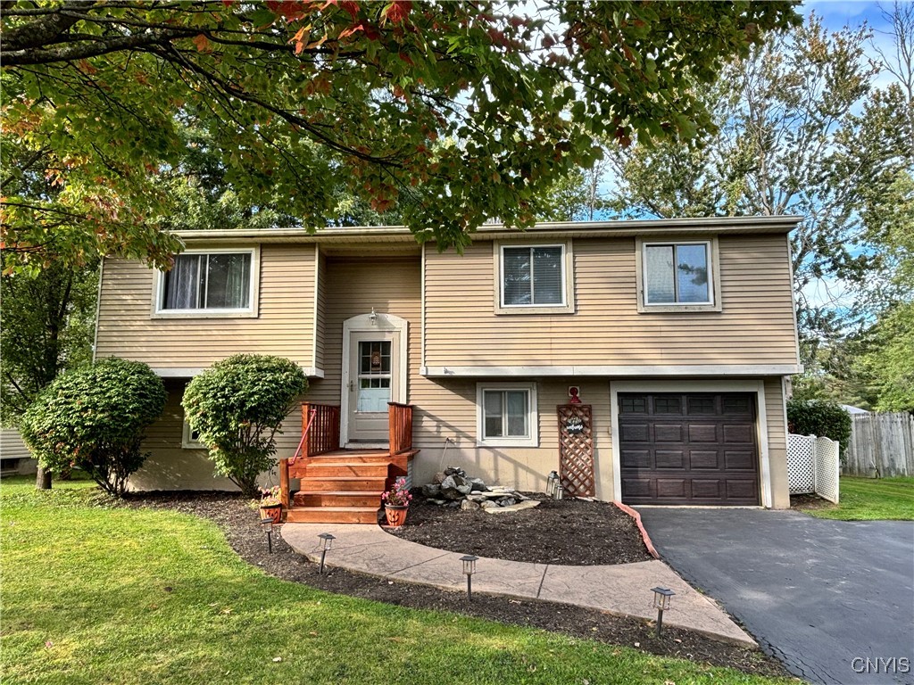 4243 Mill Run Road Liverpool, NY 13090 - Photo 1 of 26 Welcome home!