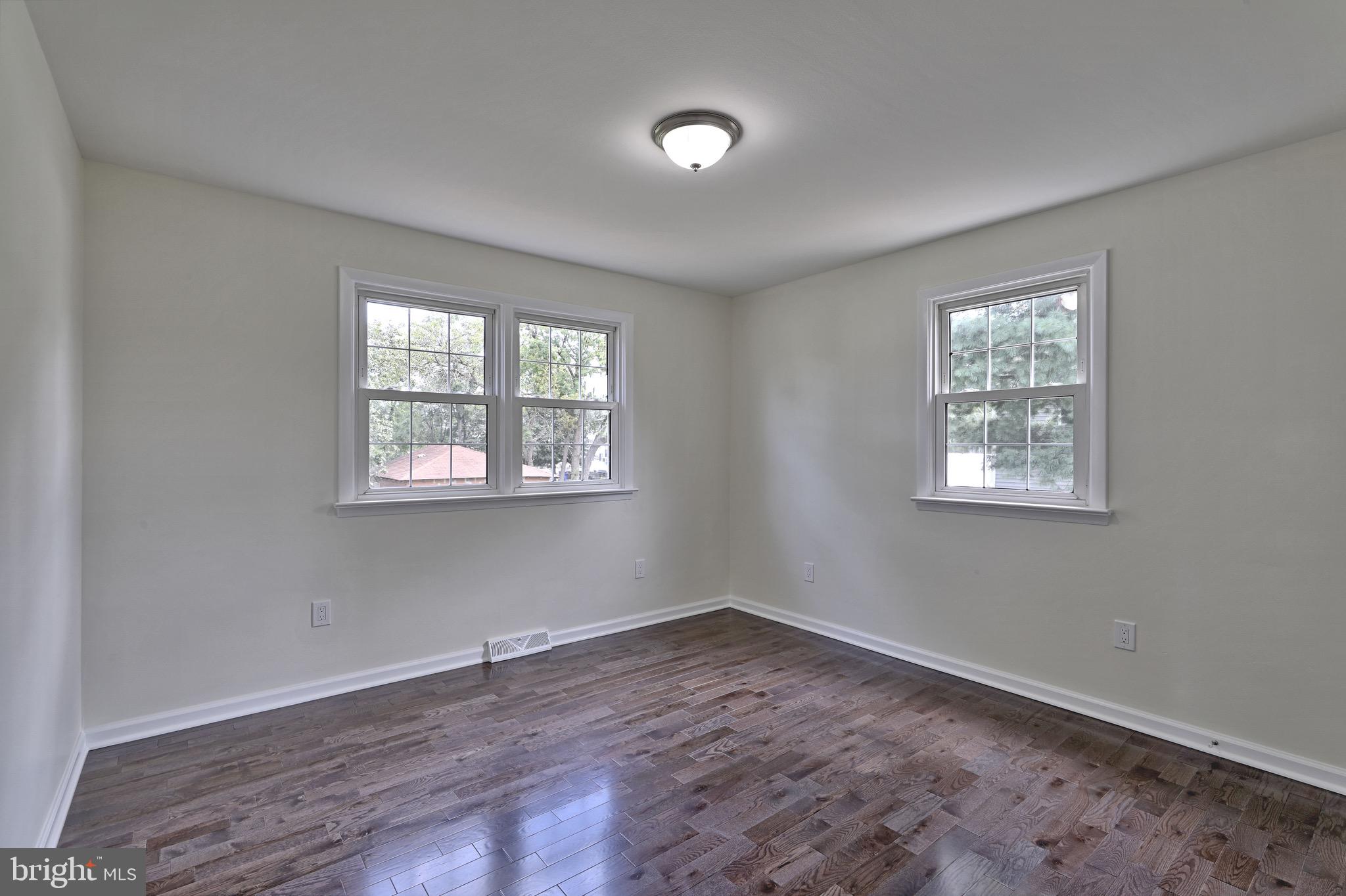 620 Arndt Avenue Riverside, NJ 08075 - Photo 17 of 22 an empty room with a window