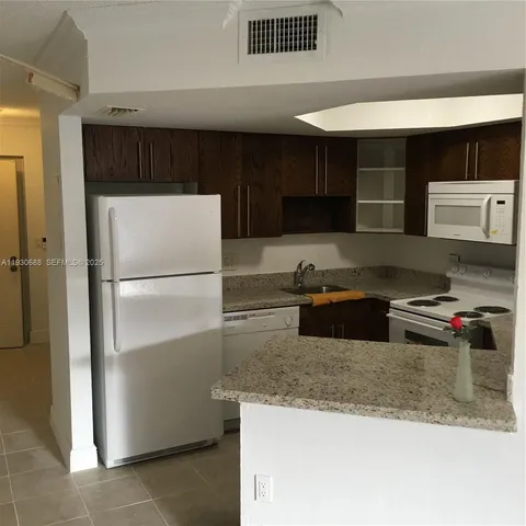 $280,000 | 8255 Lake Drive, Unit 206, Doral, FL 33166
