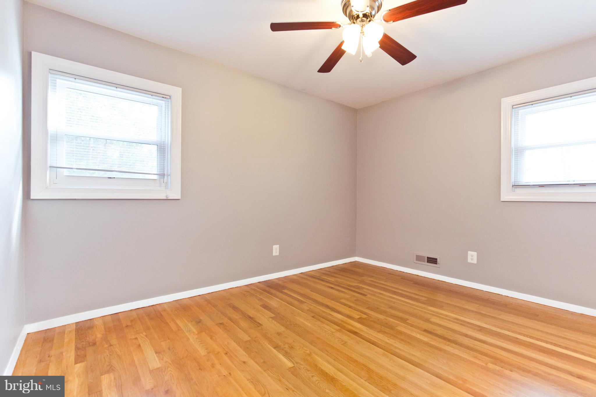 6707 Greendale Road Alexandria, VA 22310 - Photo 22 of 45 Shiny and Real Hardwood Floors