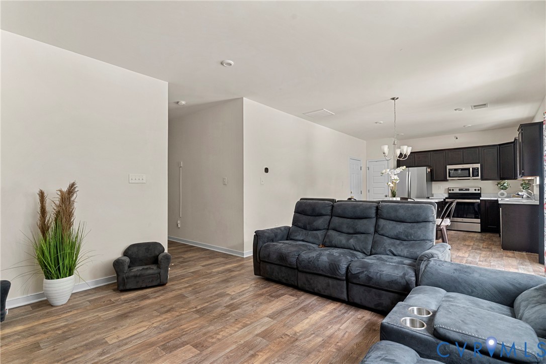 52 Sovereign Circle Aylett, VA 23009 - Photo 3 of 36